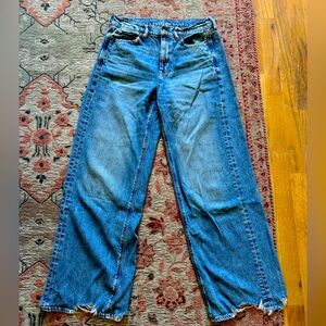 American Eagle high waisted wide legged jeans